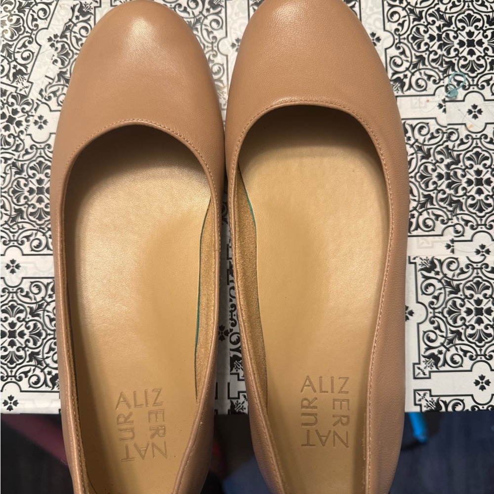 Naturalizer Tan Leather Round-Toe Flats